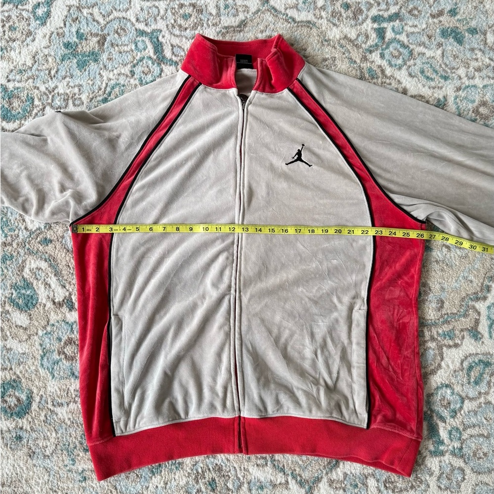 Super cool Air Jordan Velvet Vintage Warm Up Jacket Size XXL soft gray & red - Picture 13 of 15